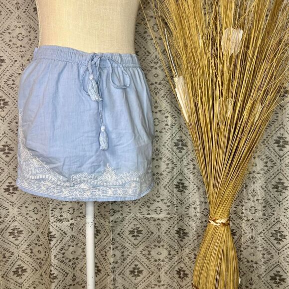 Vineyard Vines Blue Embroidered Mini Skirt  Chambray Cotton Boho Style  XXS - Picture 1 of 4